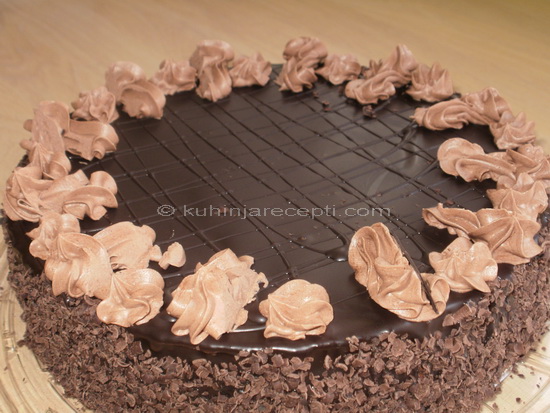 Fantastična čokoladna_torta
