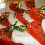 Salata od paradajza i mocarele – salata caprese