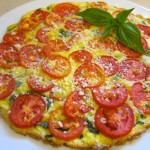 Pica sa paradajzom, jajima i bosiljkom