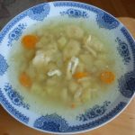 Pileća supa sa knedlicama
