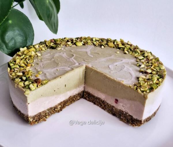 Raw torta od pistacija i malina