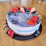Veganska torta jagoda-plava spirulina